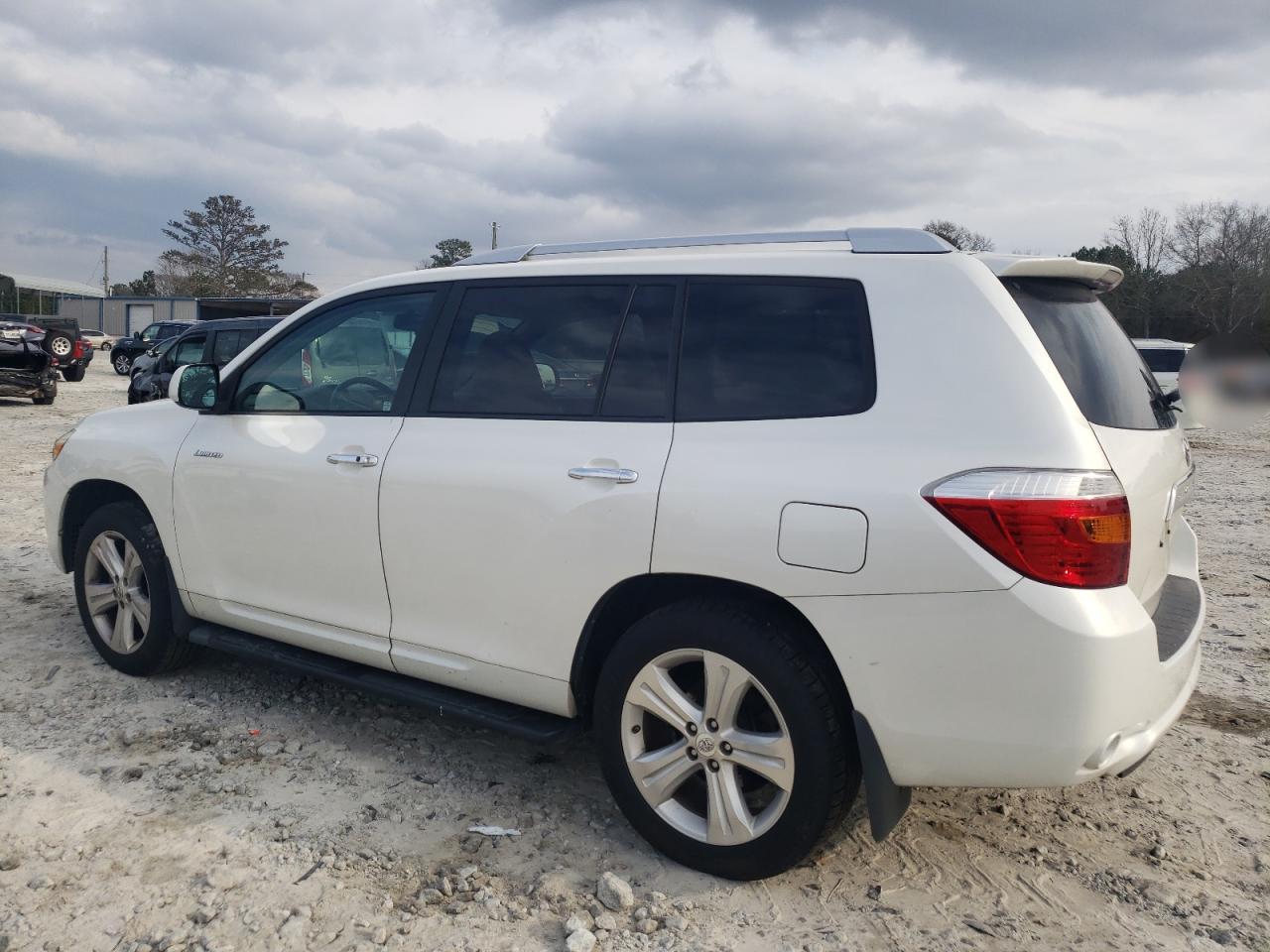2010 Toyota Highlander - Image 2