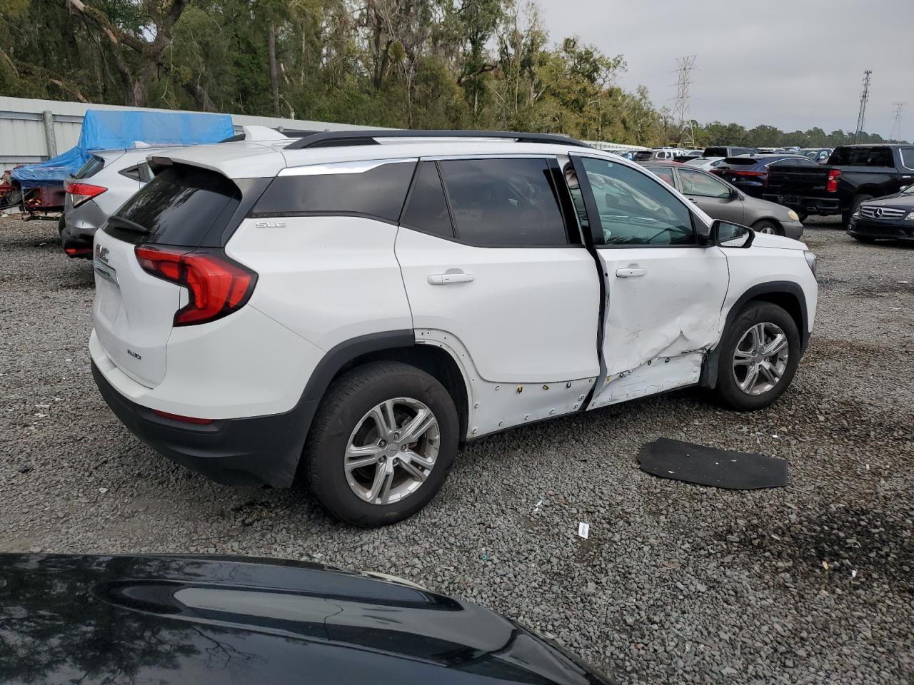 2020 GMC Terrain - Image 3