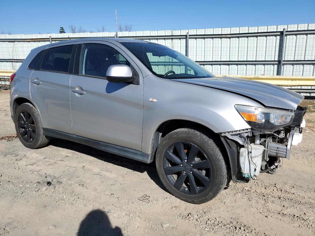 2015 Mitsubishi Outlander - Image 4