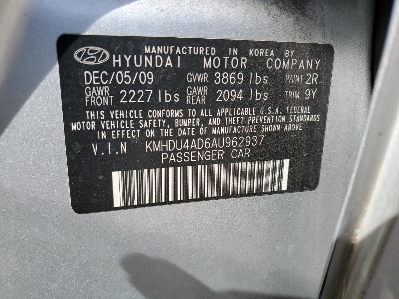 2010 Hyundai Elantra - Image 12