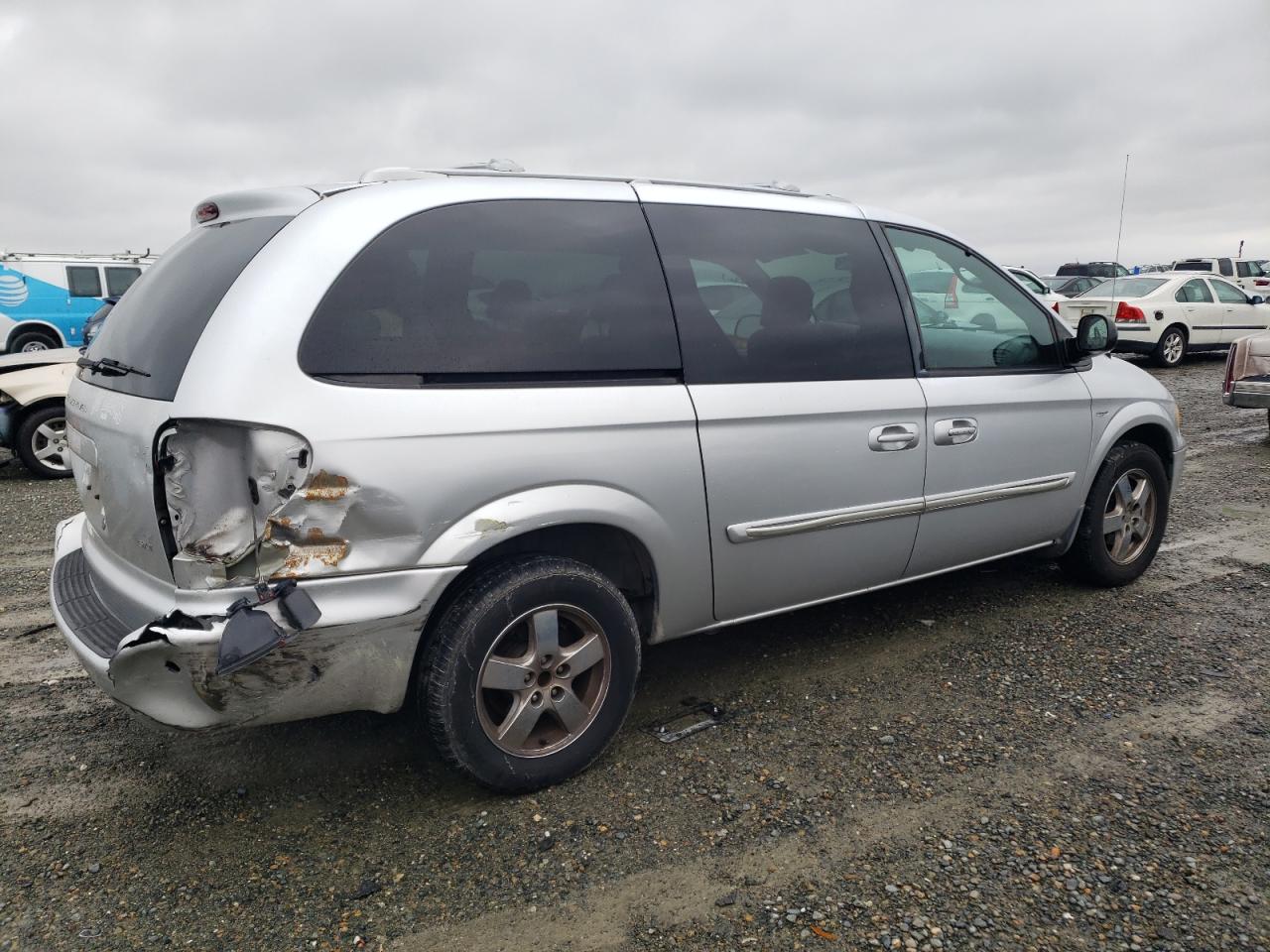 2004 Dodge Caravan - Image 3