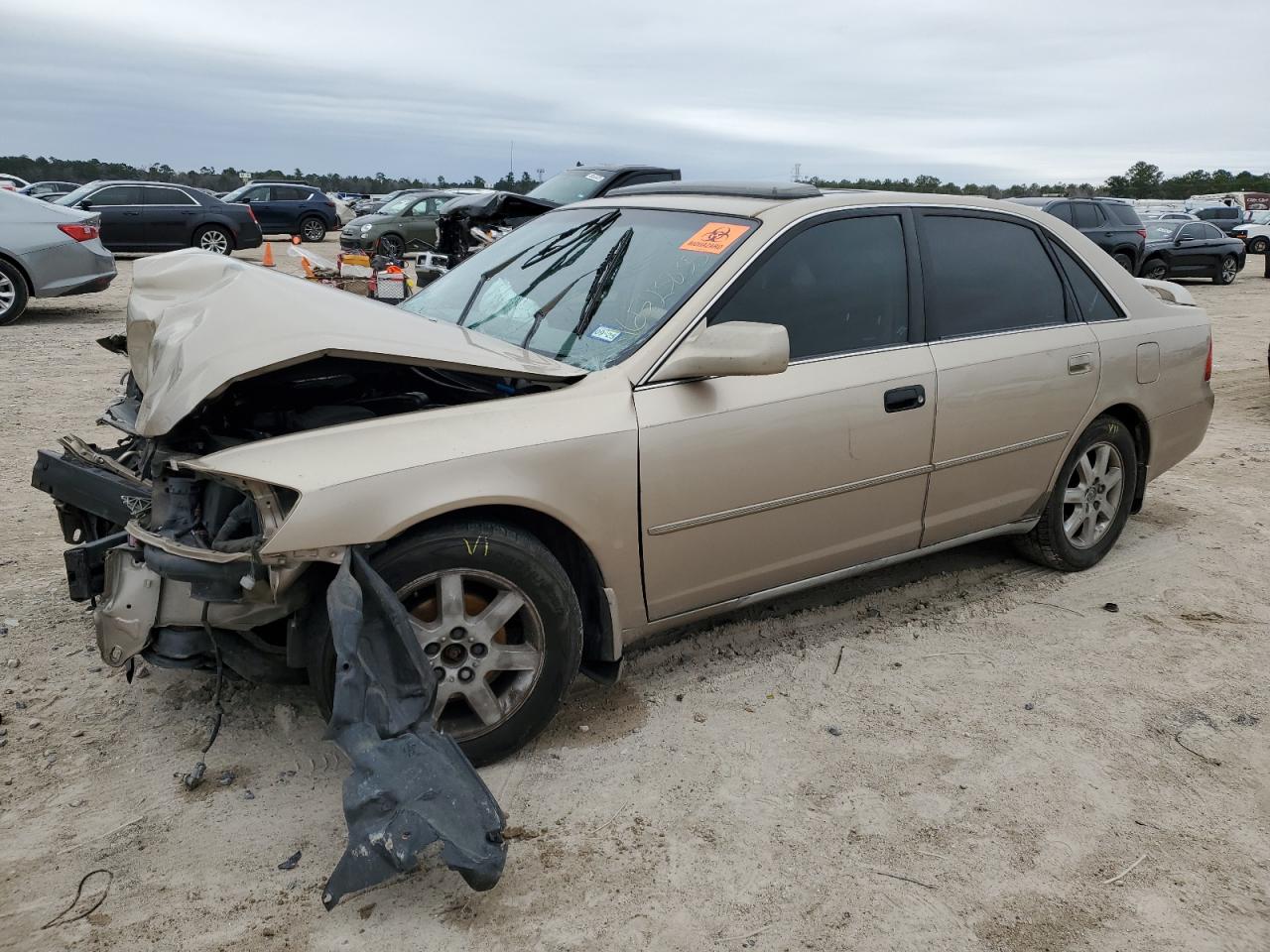 2002 Toyota Avalon - Image 1