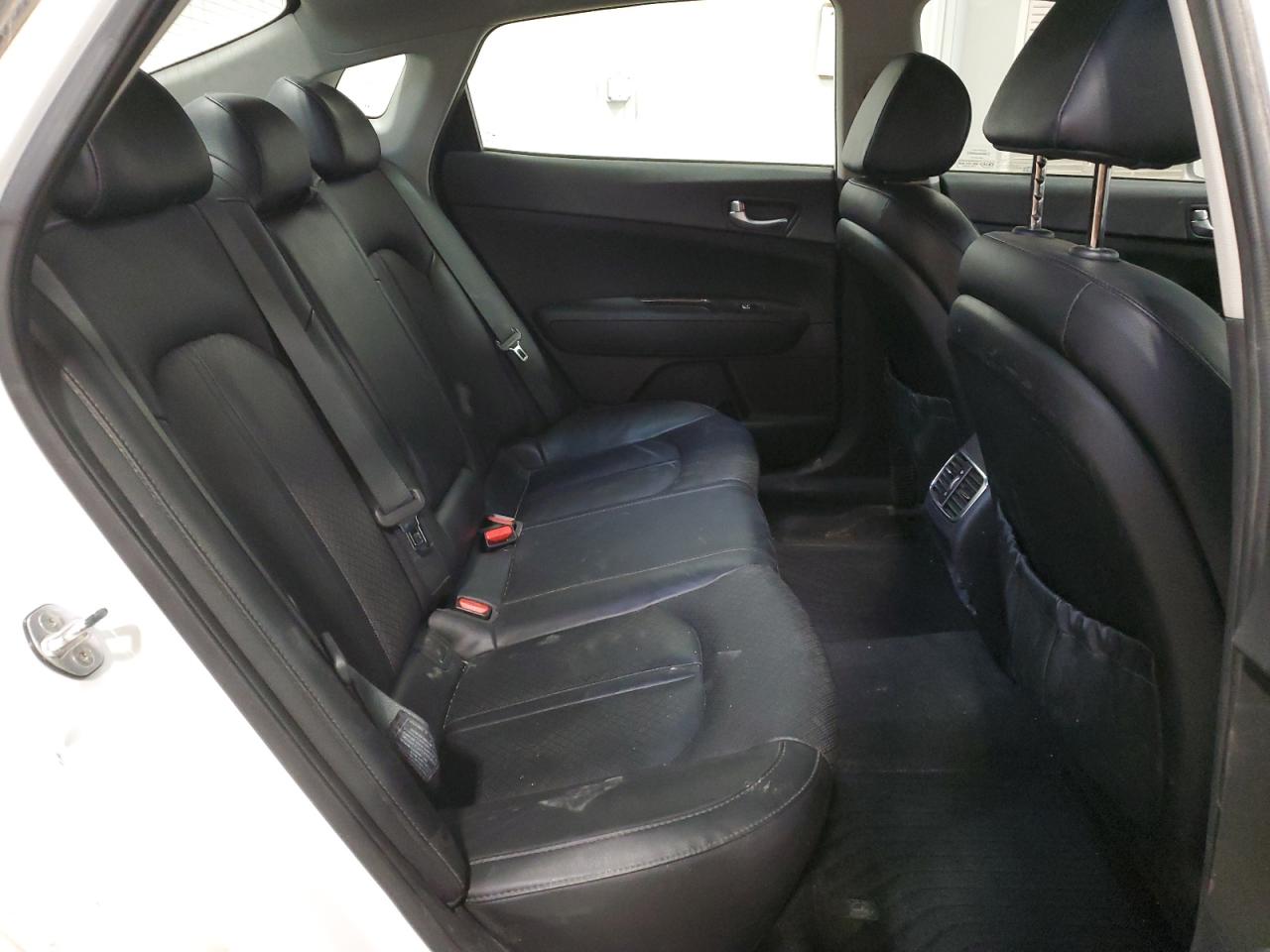 2018 Kia Optima - Image 10