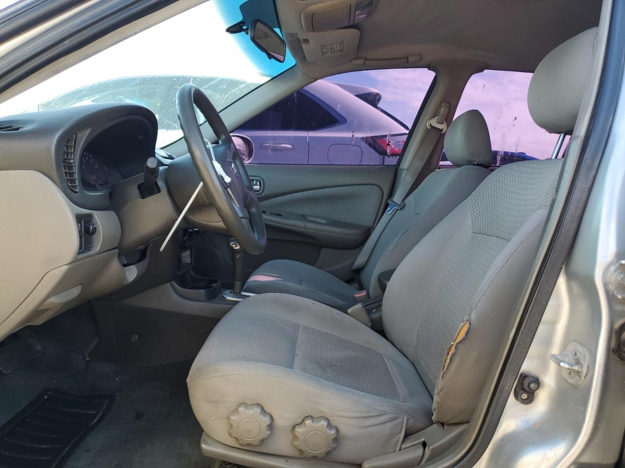 2004 Nissan Sentra - Image 7