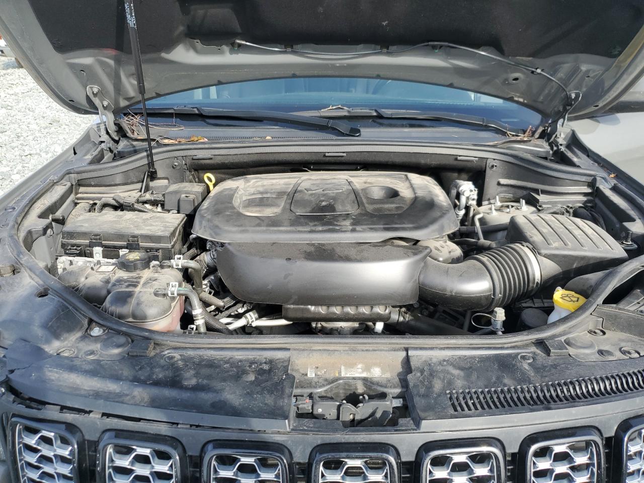 2019 Jeep Grand Cherokee - Image 14