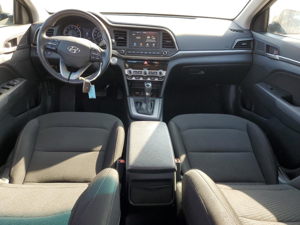 2020 Hyundai Elantra - Image 8