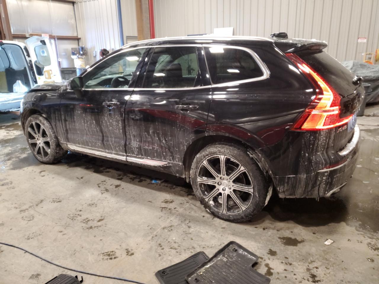 2020 Volvo XC60 - Image 2