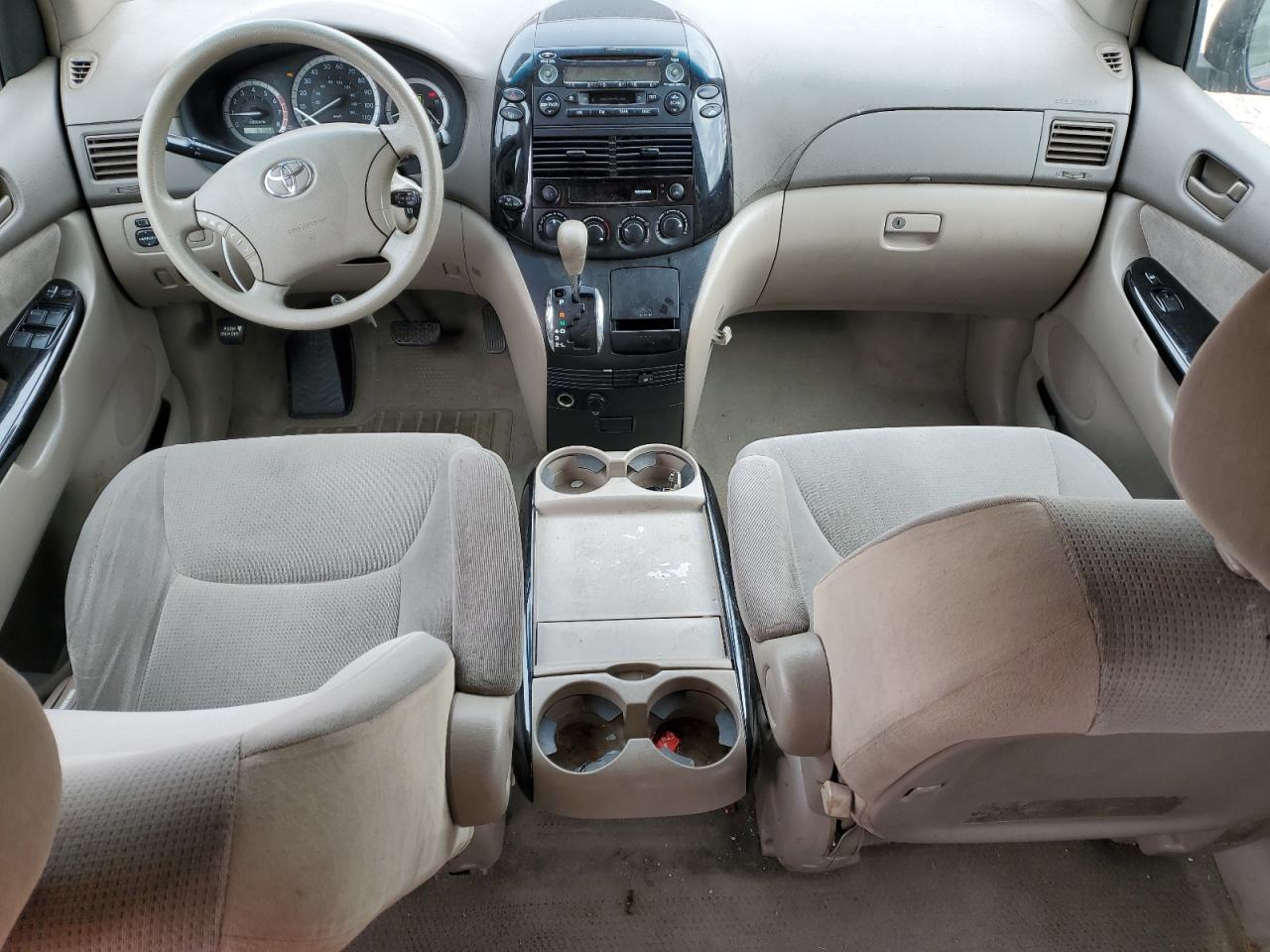 2004 Toyota Sienna - Image 8