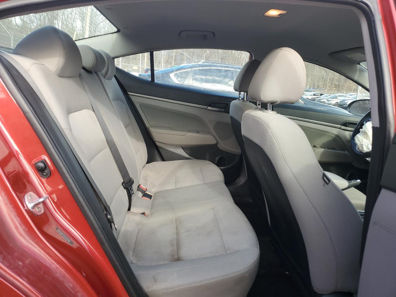 2018 Hyundai Elantra - Image 10
