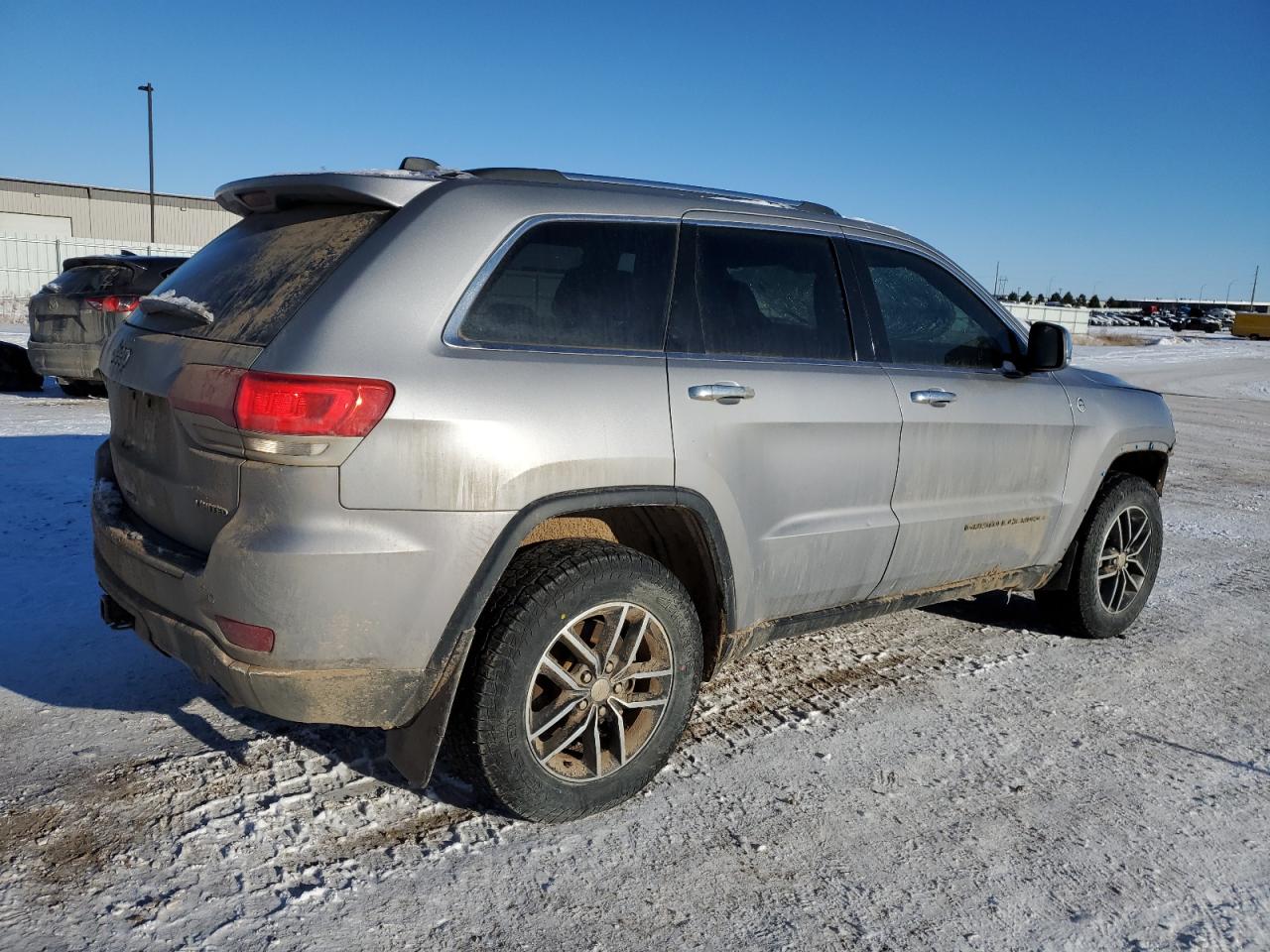2017 Jeep Grand Cherokee - Image 3