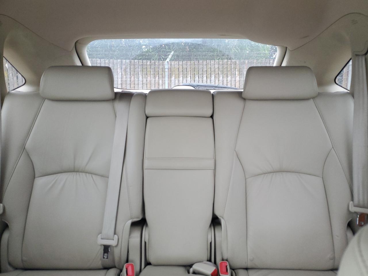 2005 Lexus RX - Image 10