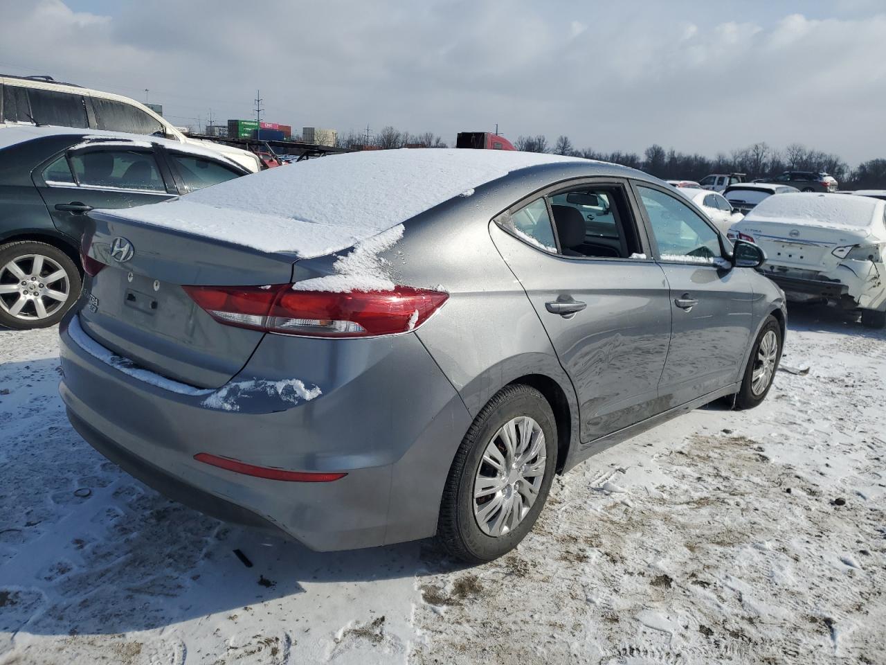2018 Hyundai Elantra - Image 3