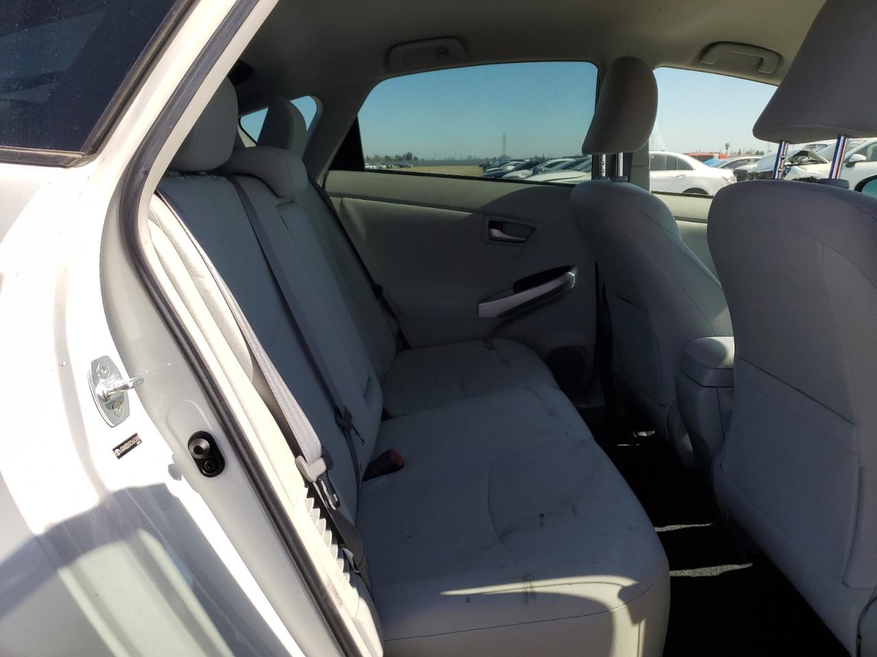 2012 Toyota Prius - Image 10