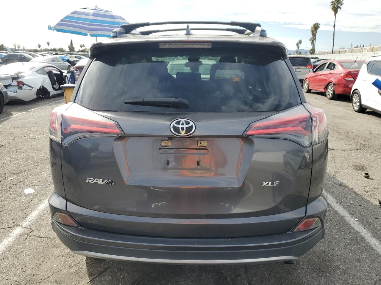 2017 Toyota RAV 4 - Image 6