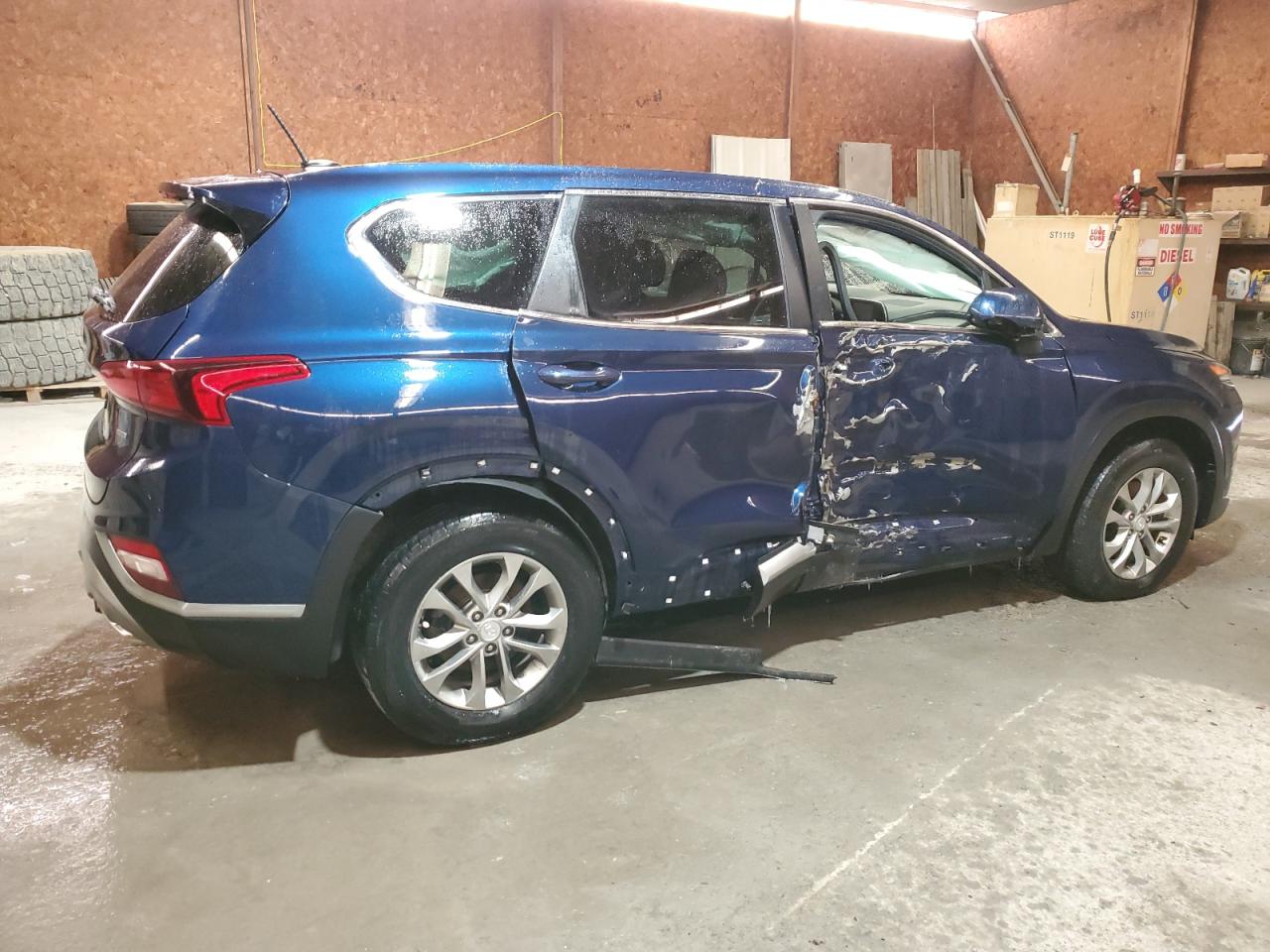 2020 Hyundai Santa Fe - Image 3