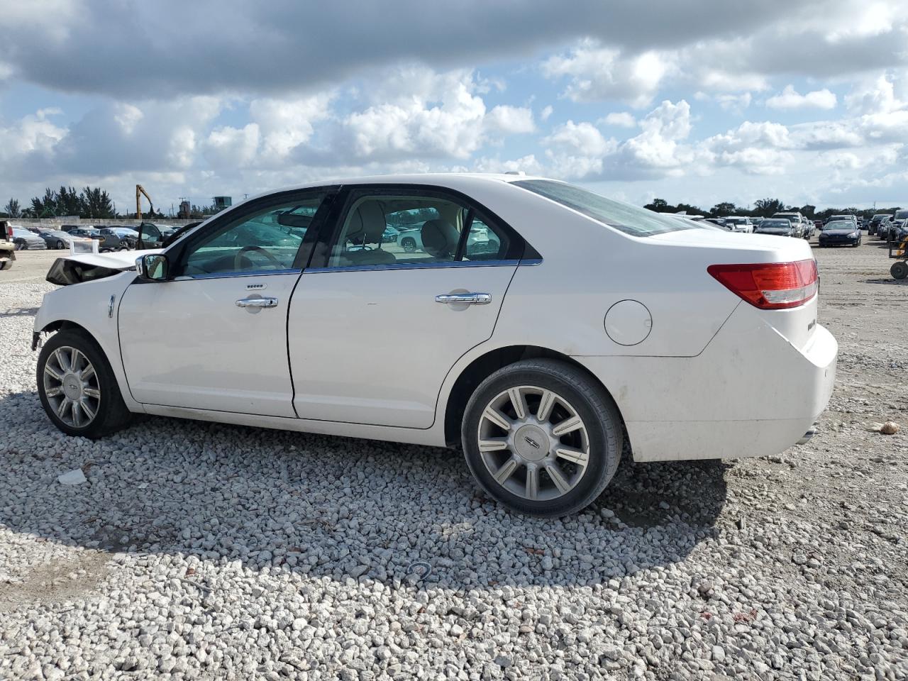 2012 Lincoln MKZ - Image 2