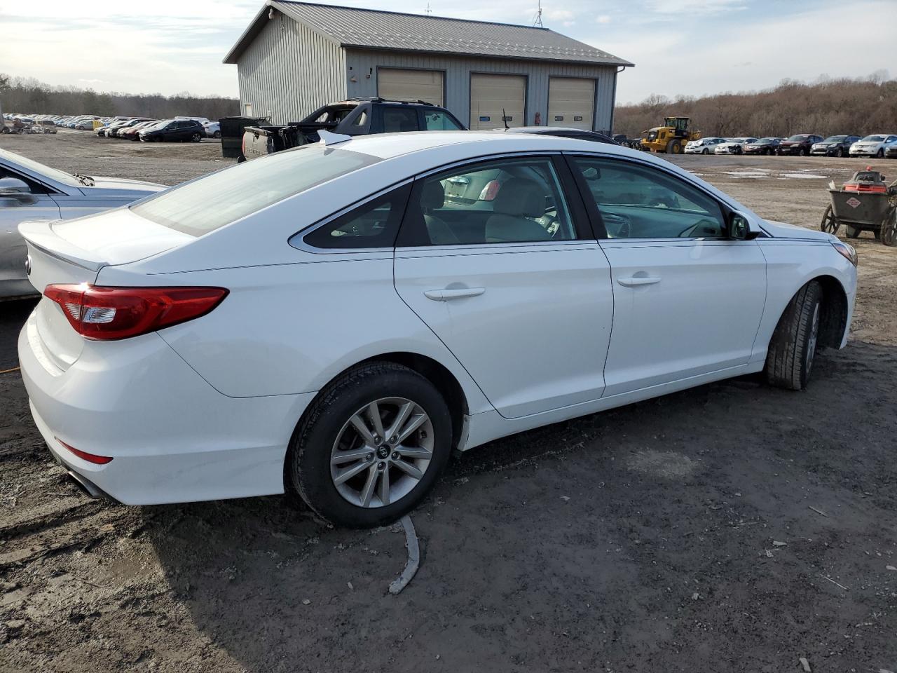 2016 Hyundai Sonata - Image 3