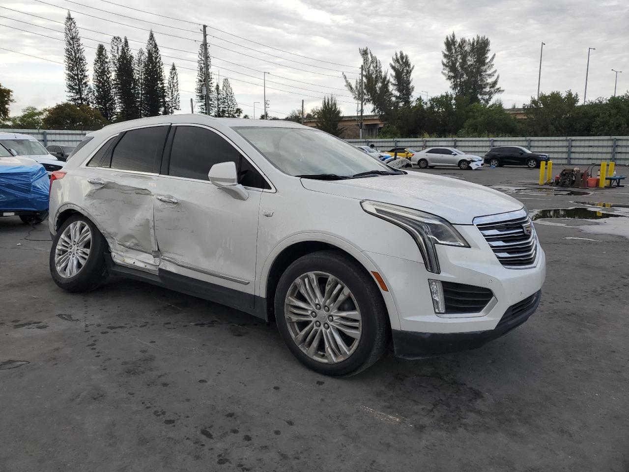 2017 Cadillac XT5 - Image 4