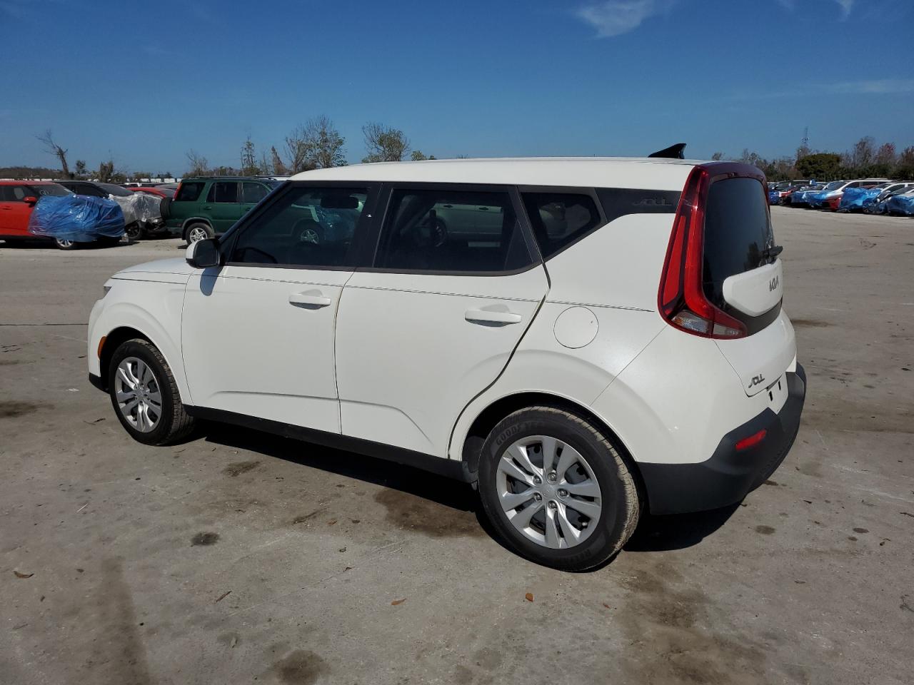 2022 Kia Soul - Image 2
