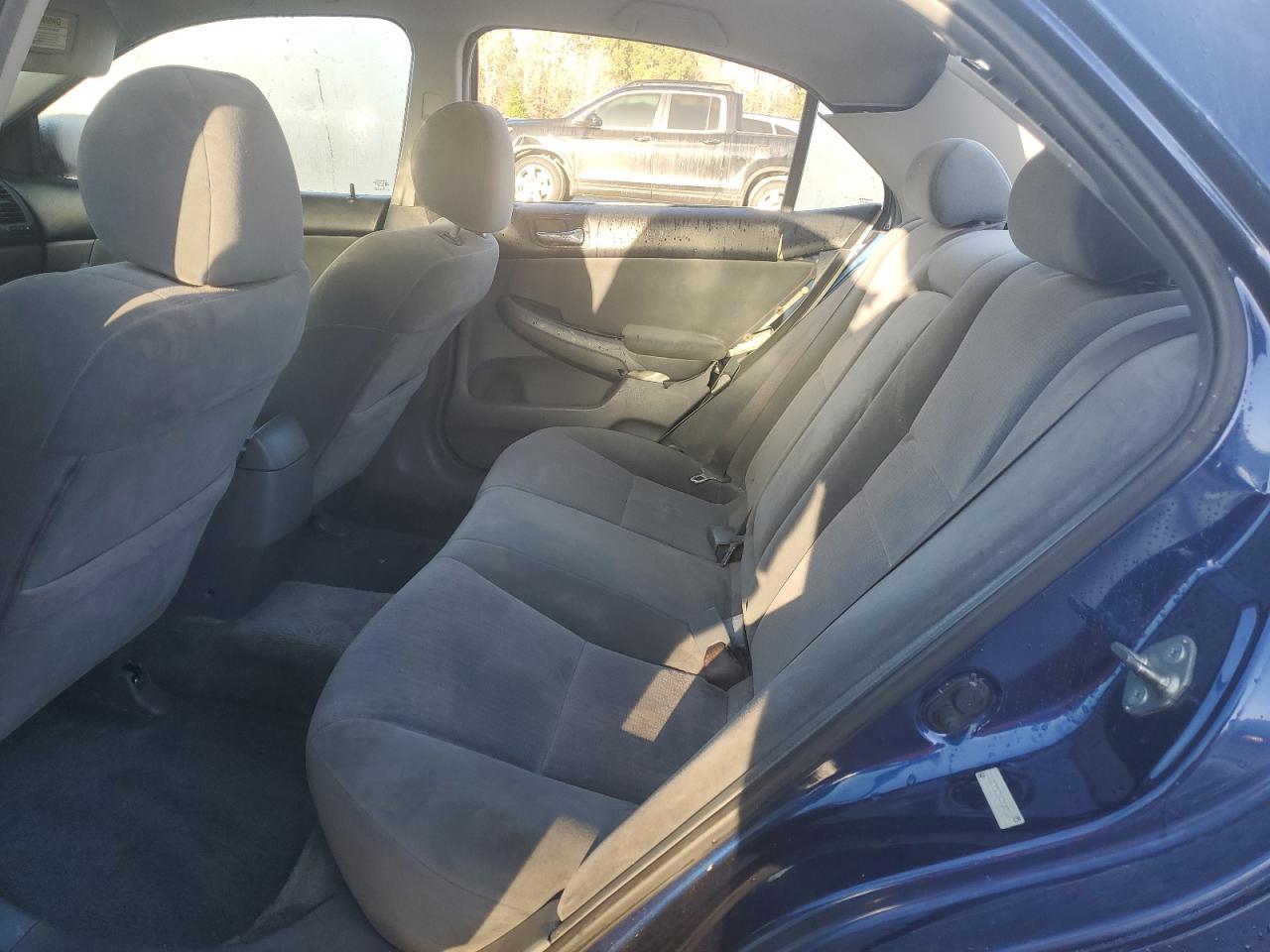 2004 Honda Accord - Image 11