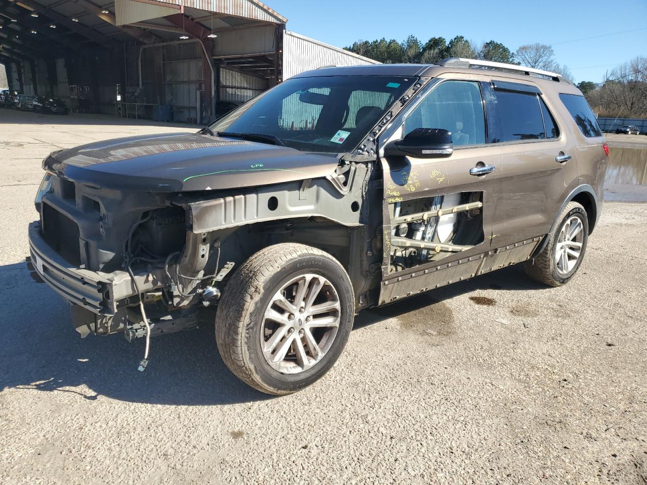 2015 Ford Explorer - Image 1