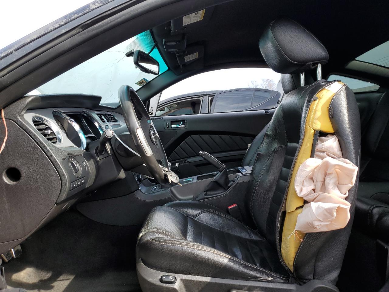 2011 Ford Mustang - Image 7