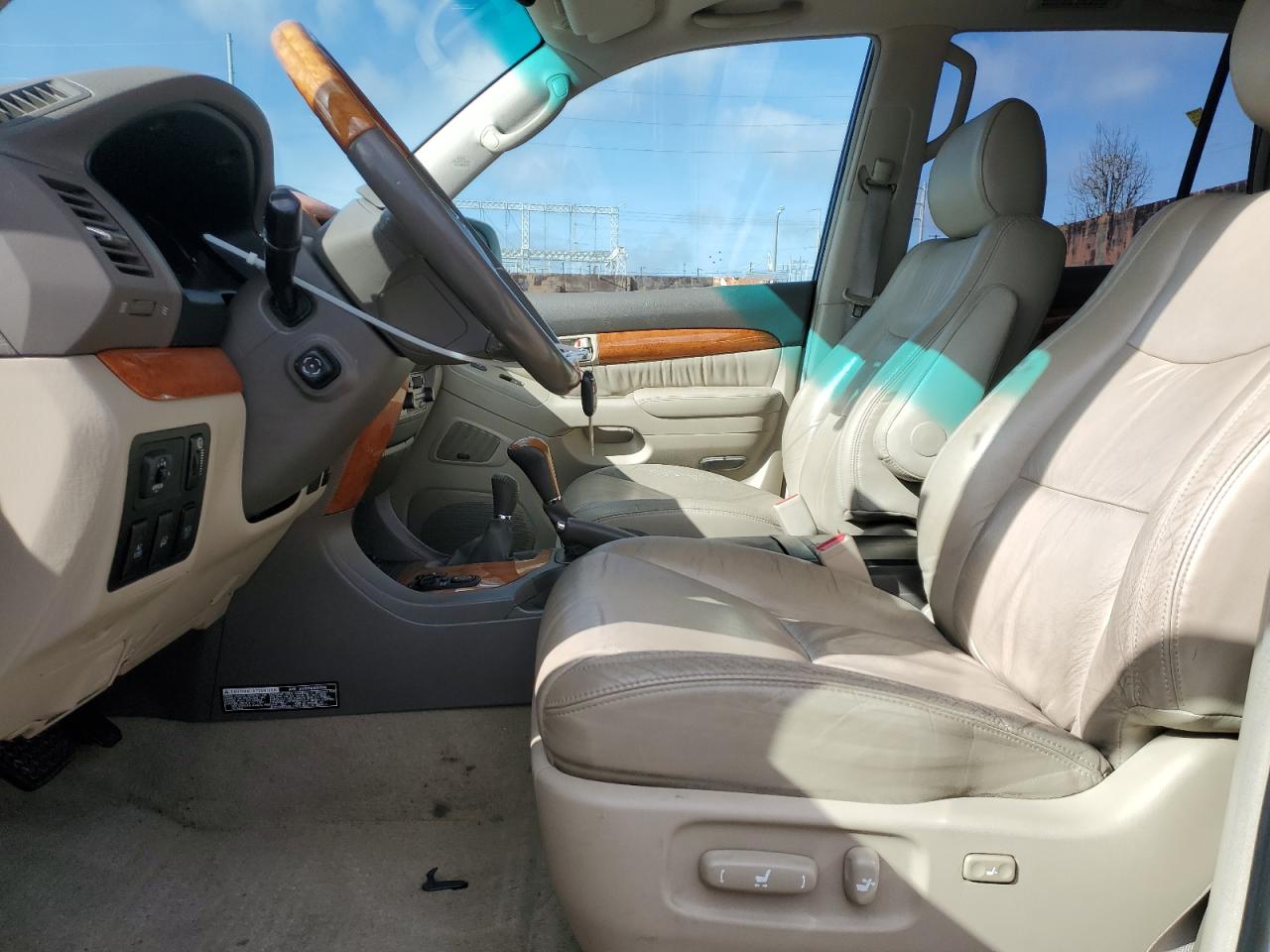 2005 Lexus GX - Image 7