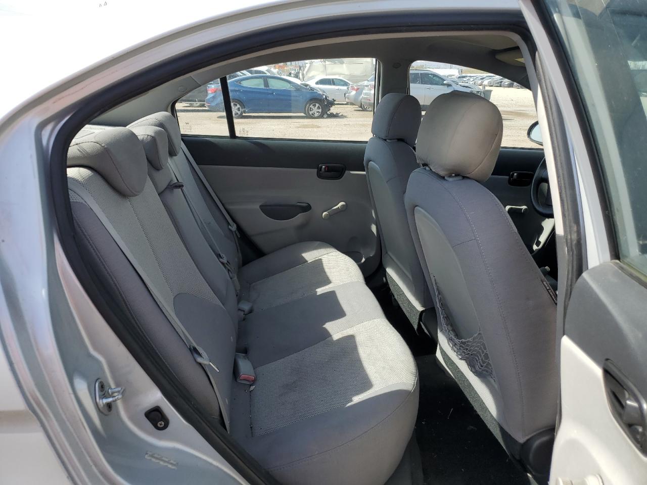 2009 Hyundai Accent - Image 10