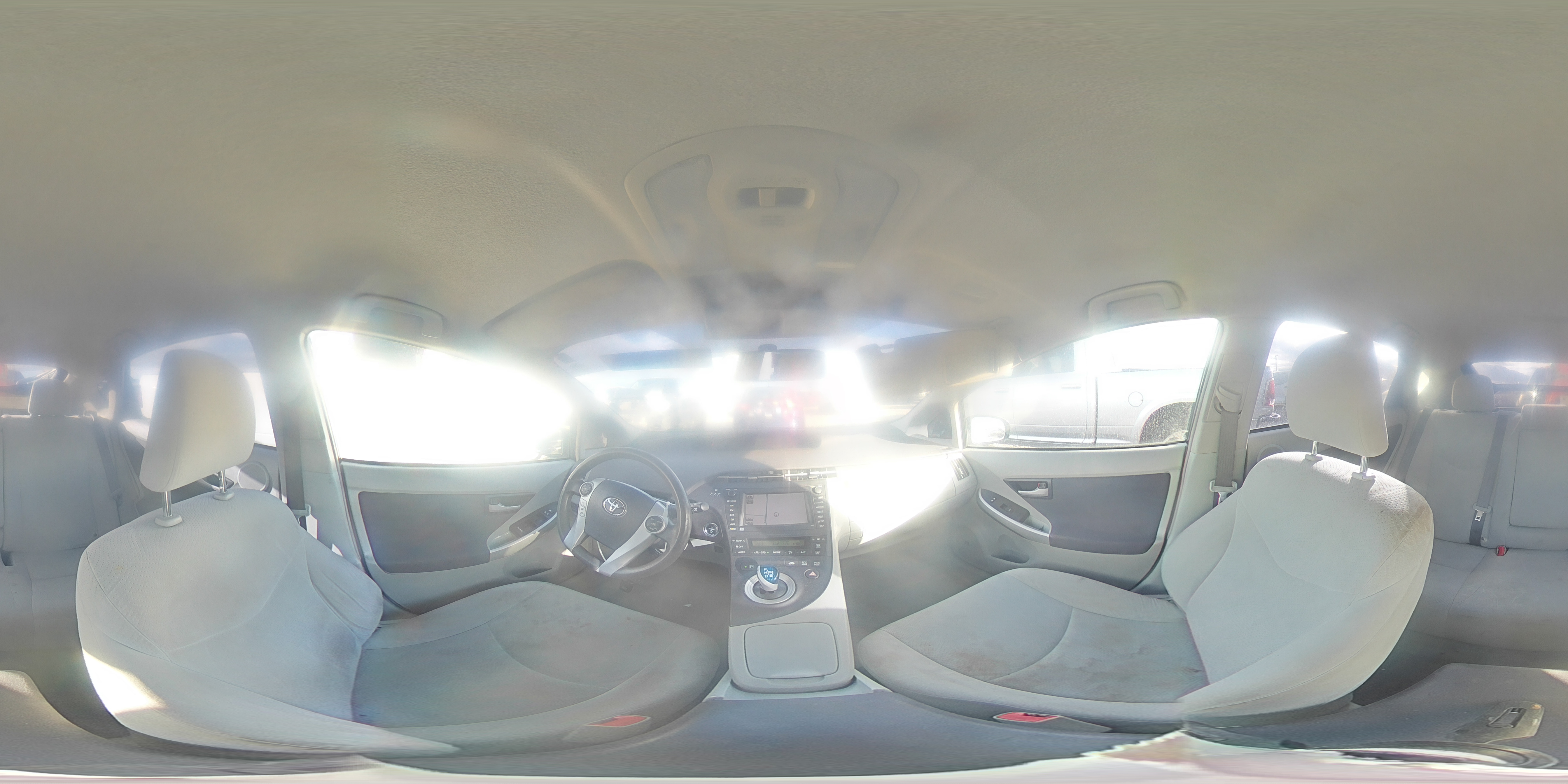 2011 Toyota Prius - Image 12