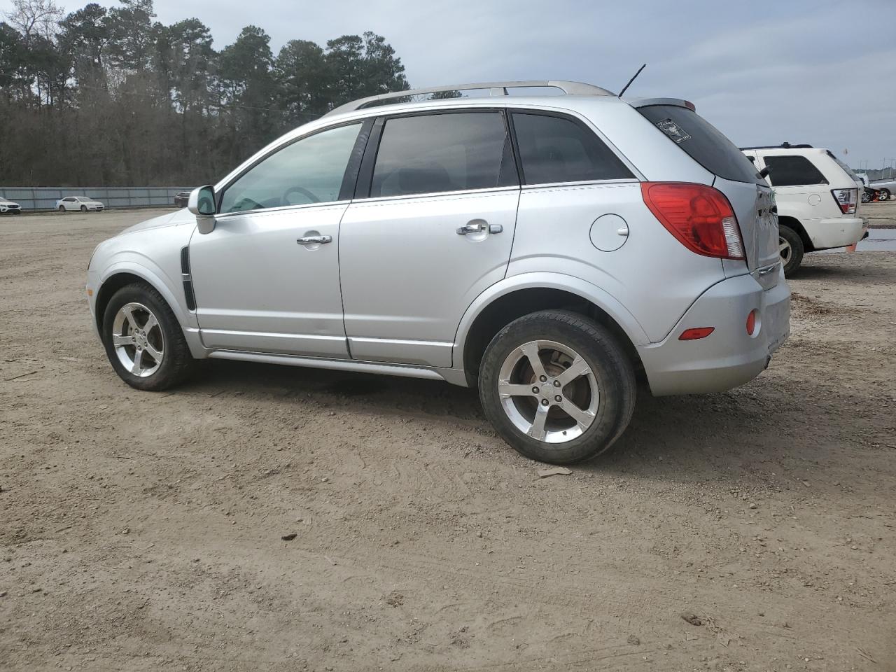 2013 Chevrolet Captiva - Image 2
