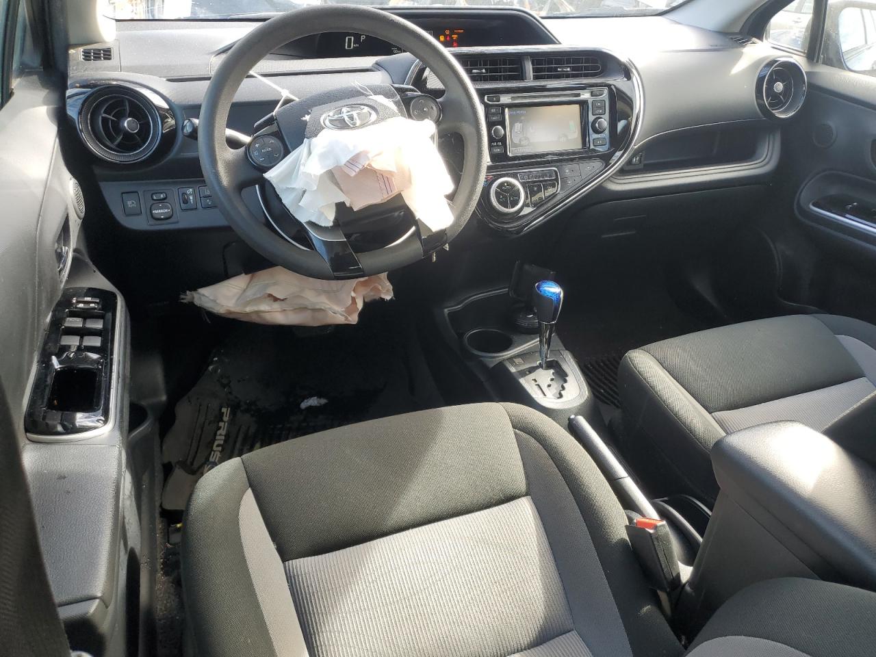 2018 Toyota Prius - Image 8