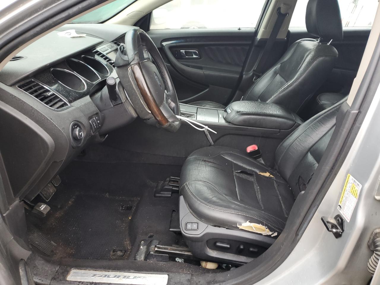 2010 Ford Taurus - Image 7