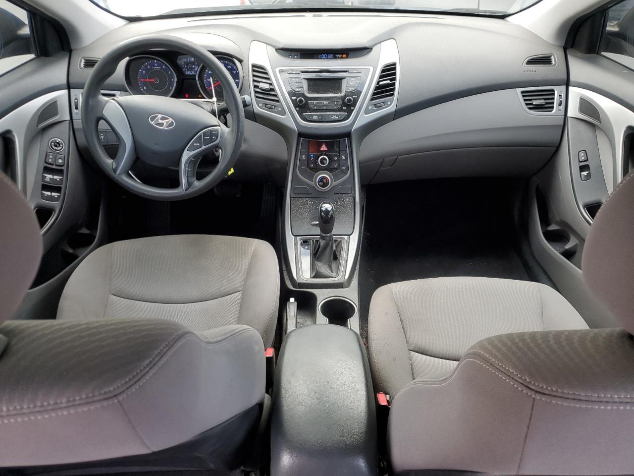 2016 Hyundai Elantra - Image 8