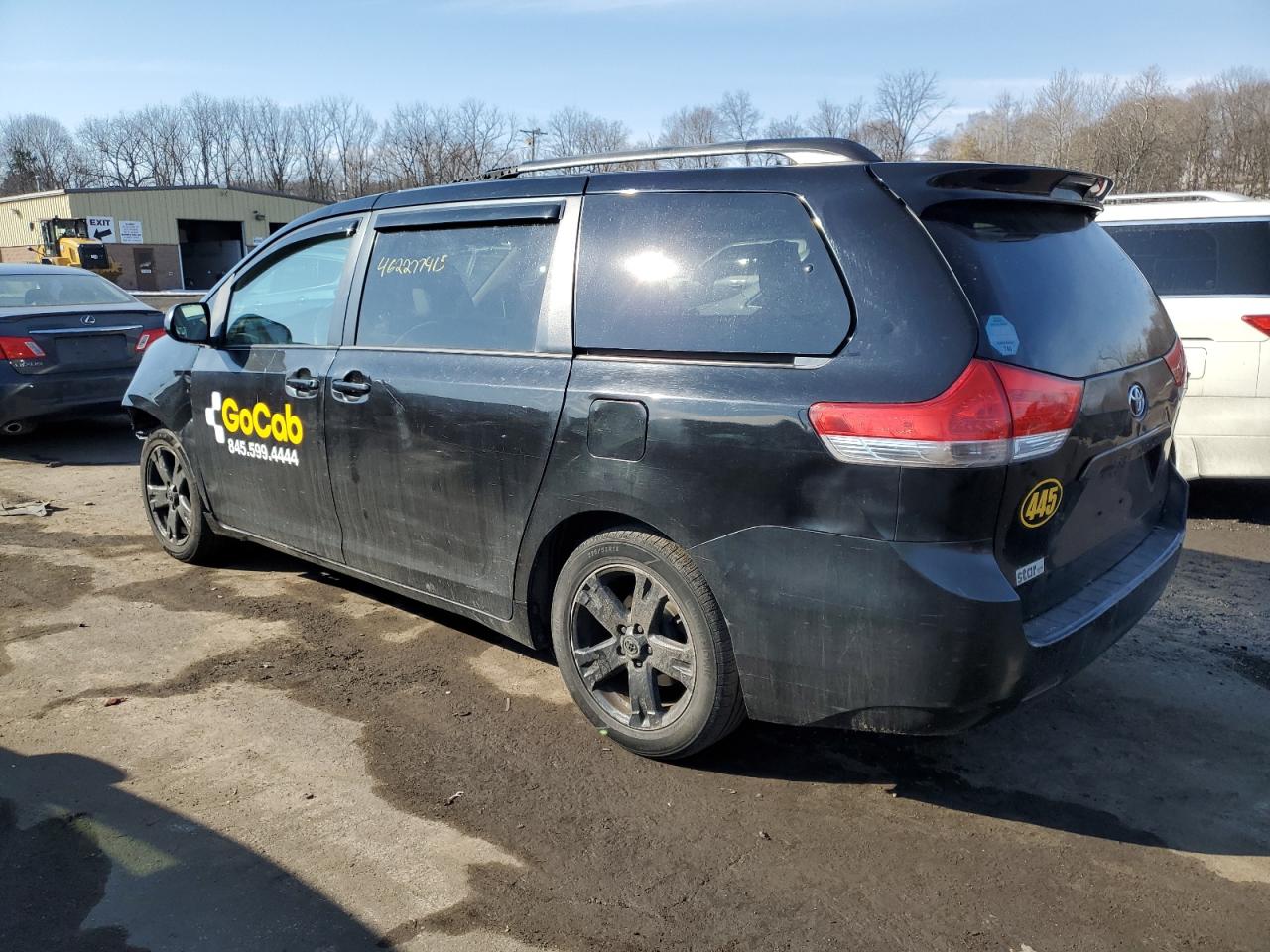 2014 Toyota Sienna - Image 2
