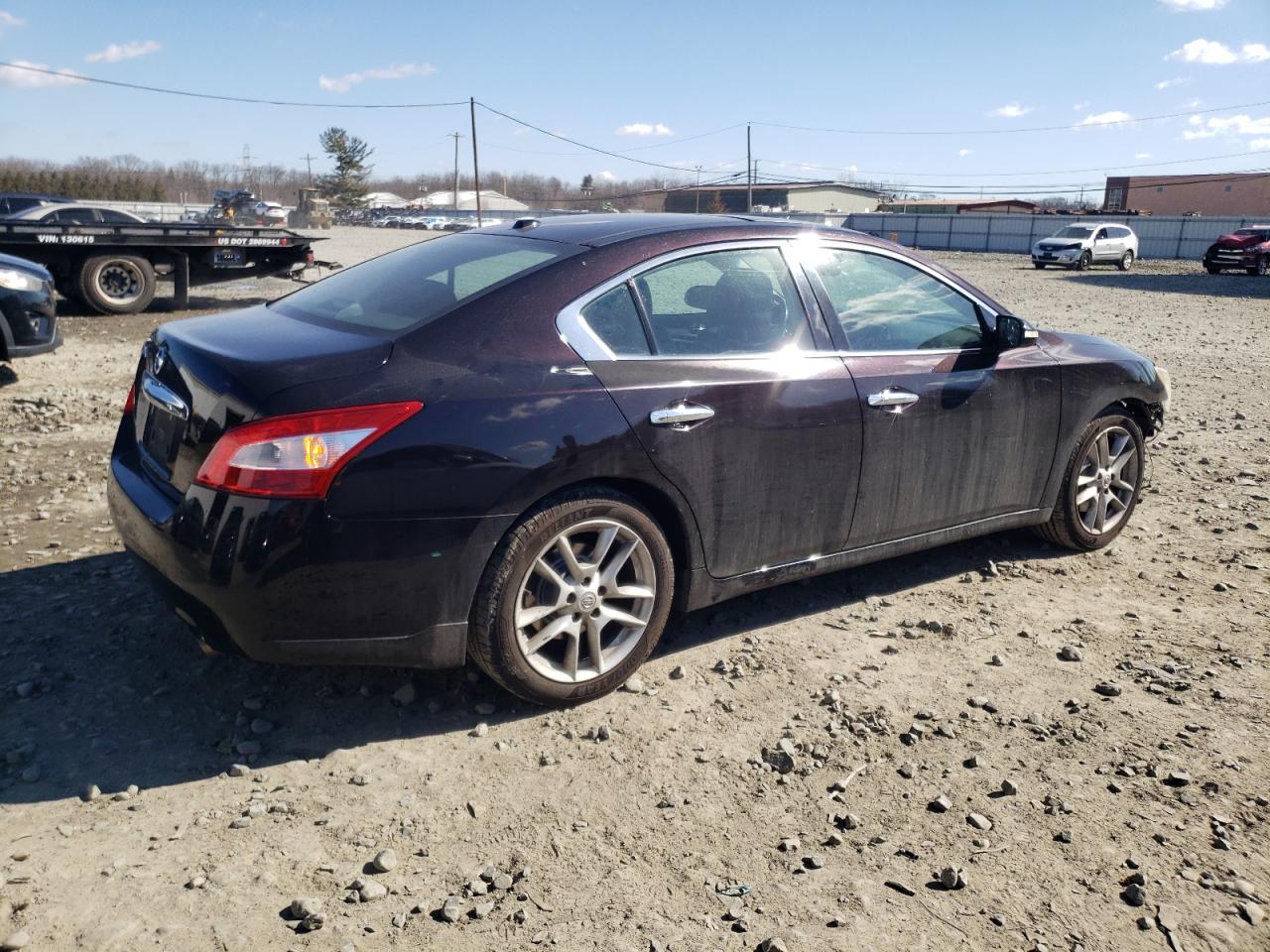 2010 Nissan Maxima - Image 3
