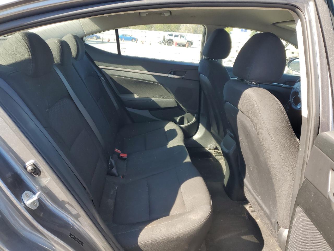 2019 Hyundai Elantra - Image 11
