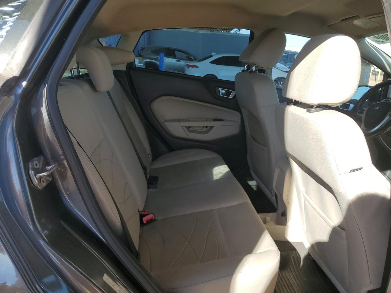 2015 Ford Fiesta - Image 10