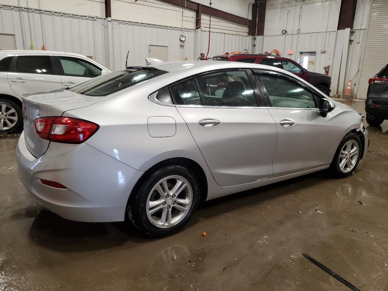 2018 Chevrolet Cruze - Image 3