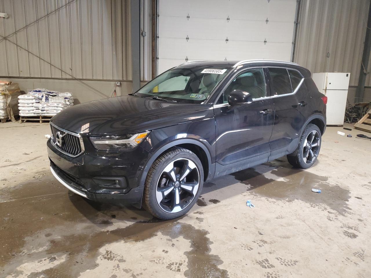 2019 Volvo XC40 - Image 1