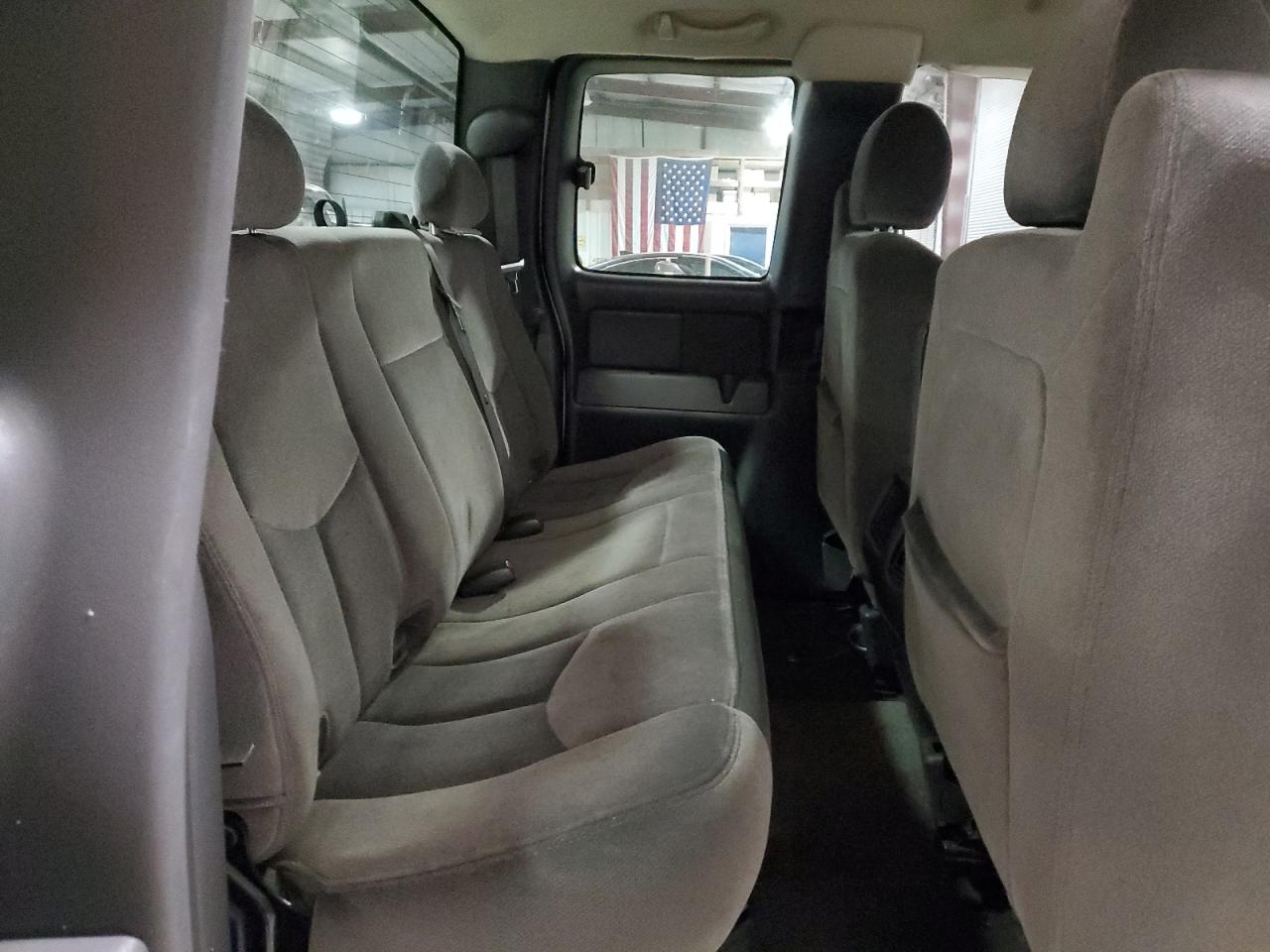 2006 GMC Sierra - Image 10