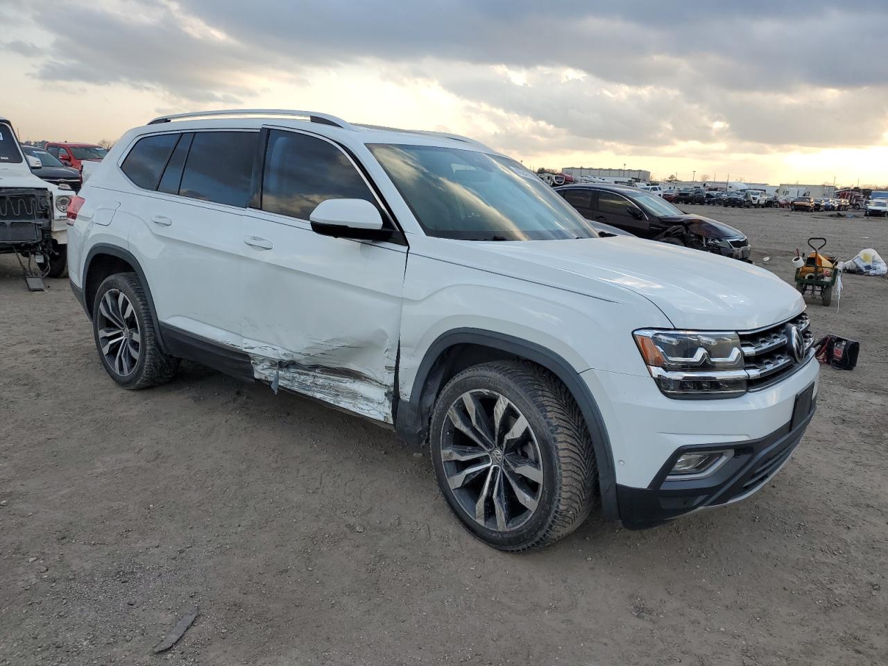 2019 Volkswagen Atlas - Image 4
