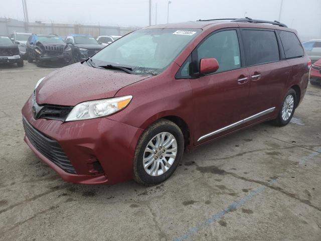 2014 Toyota Sienna Xle