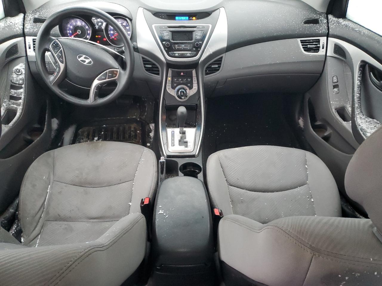 2013 Hyundai Elantra - Image 8