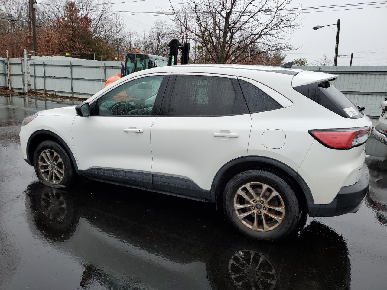 2022 Ford Escape - Image 2