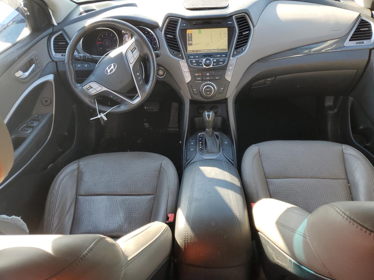 2016 Hyundai Santa Fe - Image 8