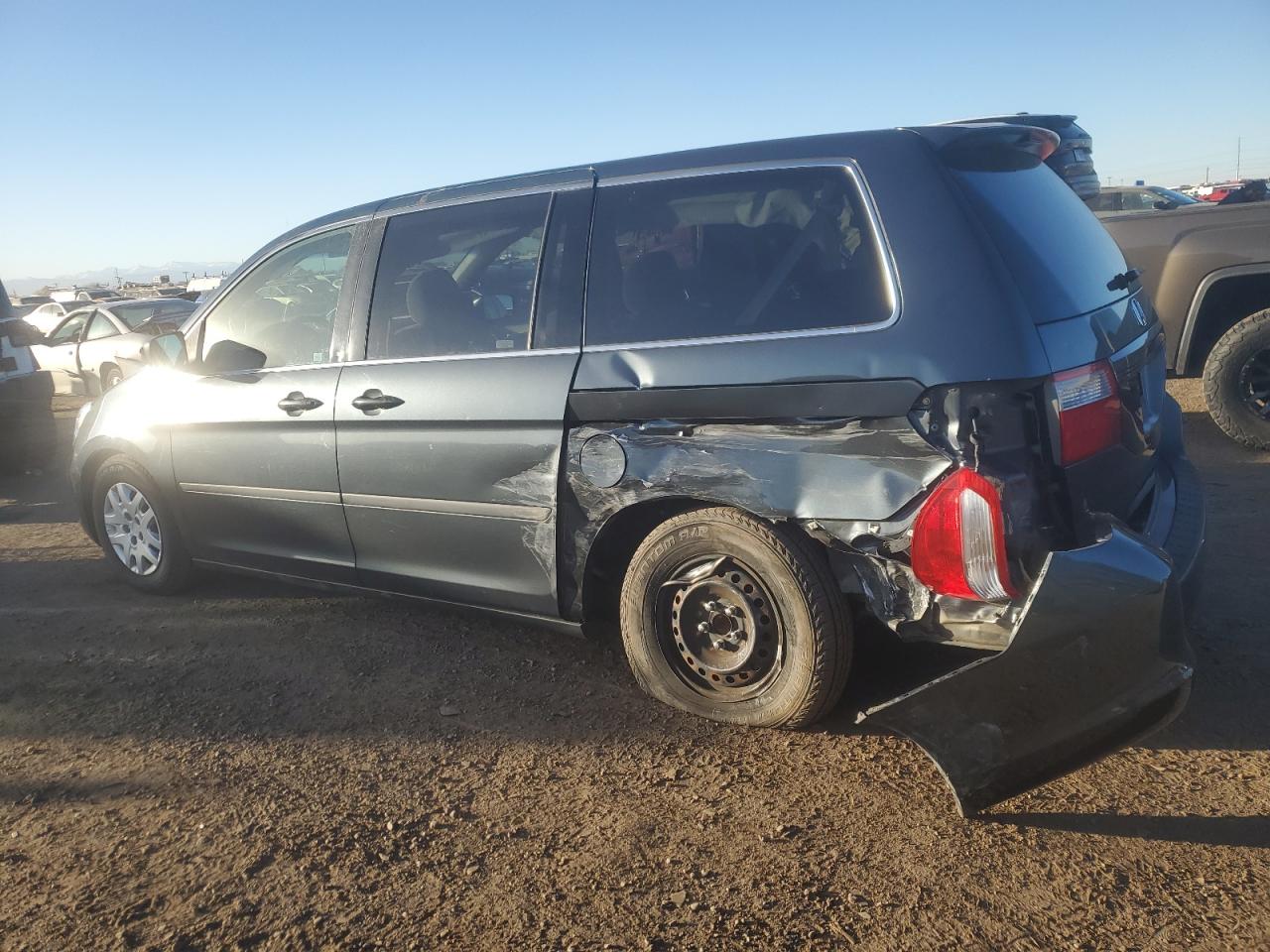 2005 Honda Odyssey - Image 2