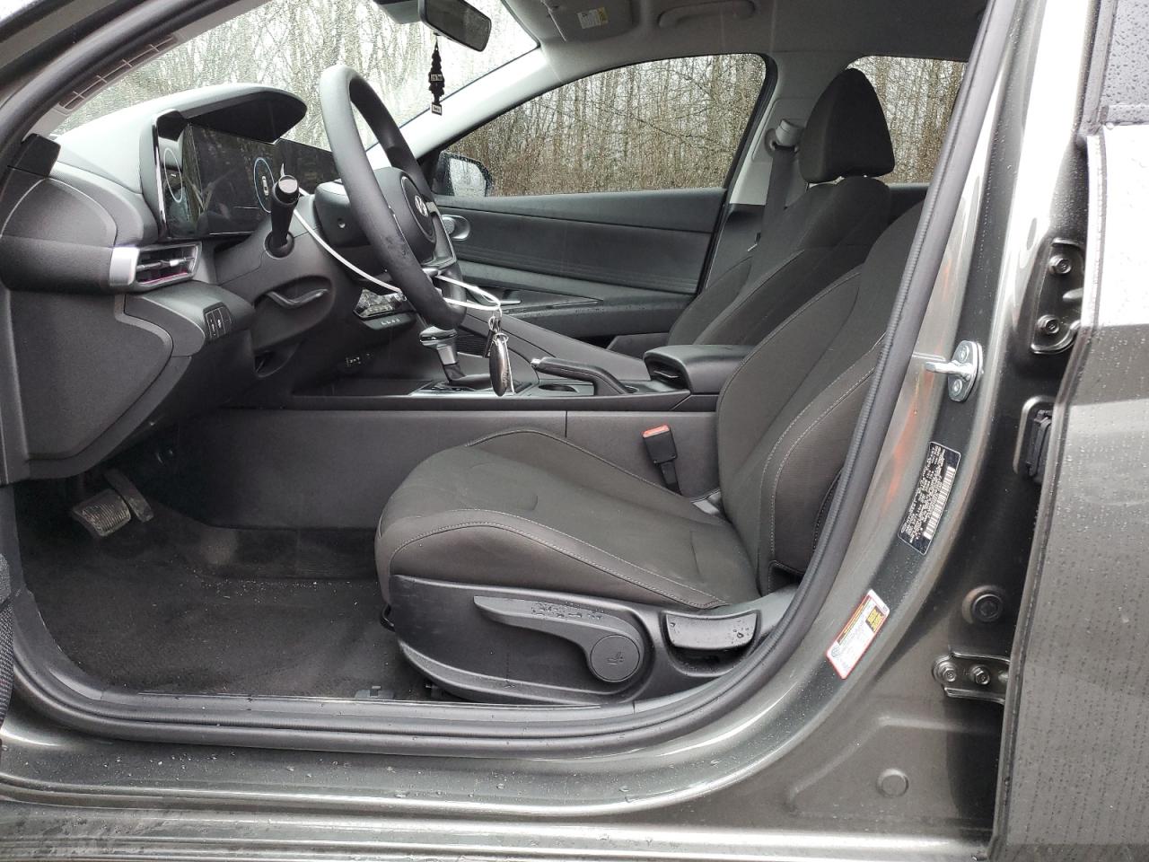 2024 Hyundai Elantra - Image 7