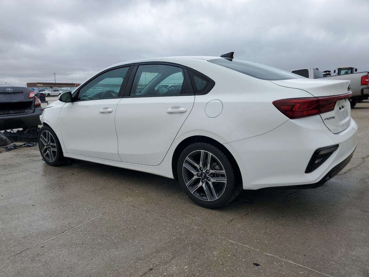 2019 Kia Forte - Image 2