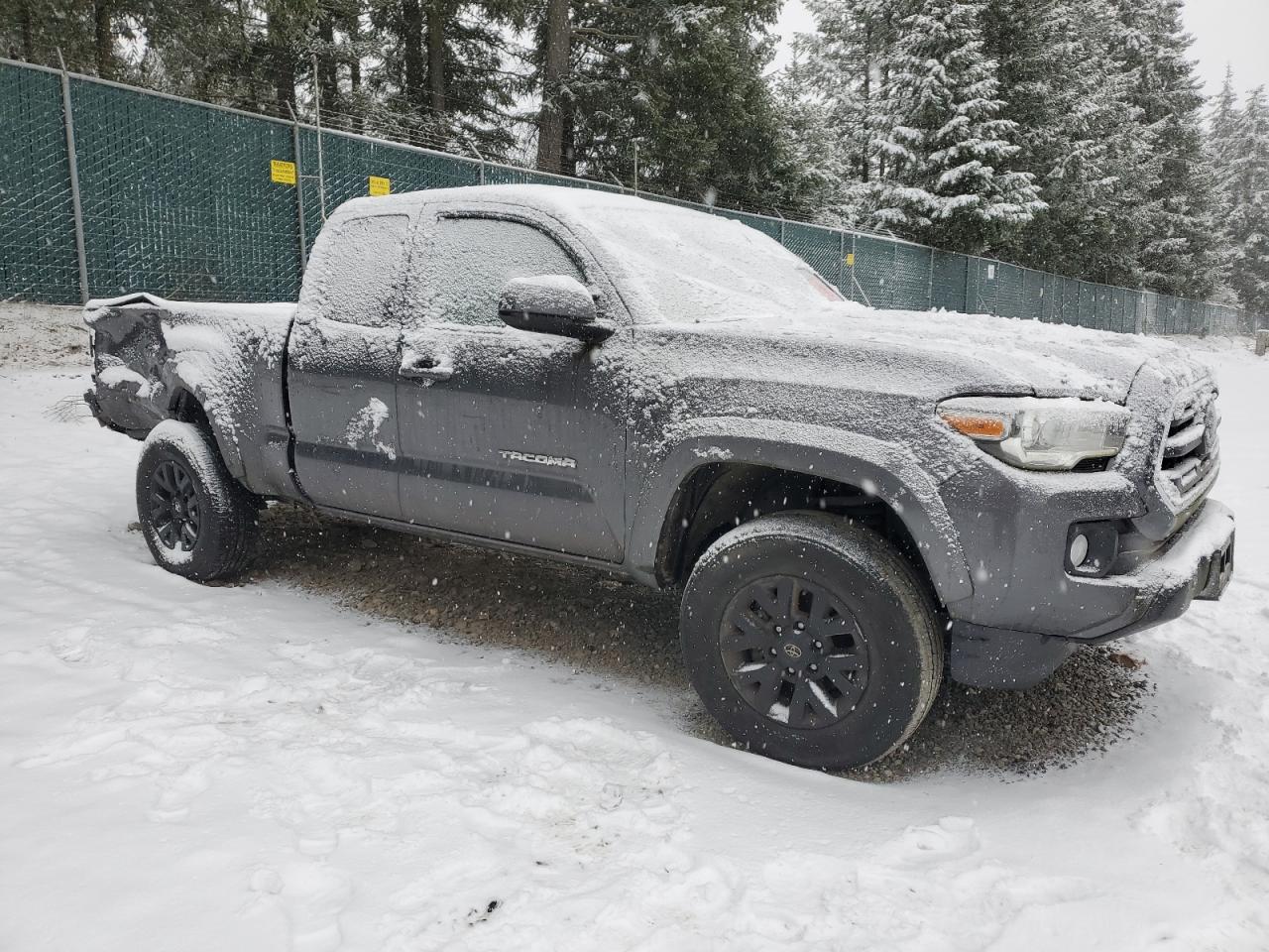 2018 Toyota Tacoma - Image 4
