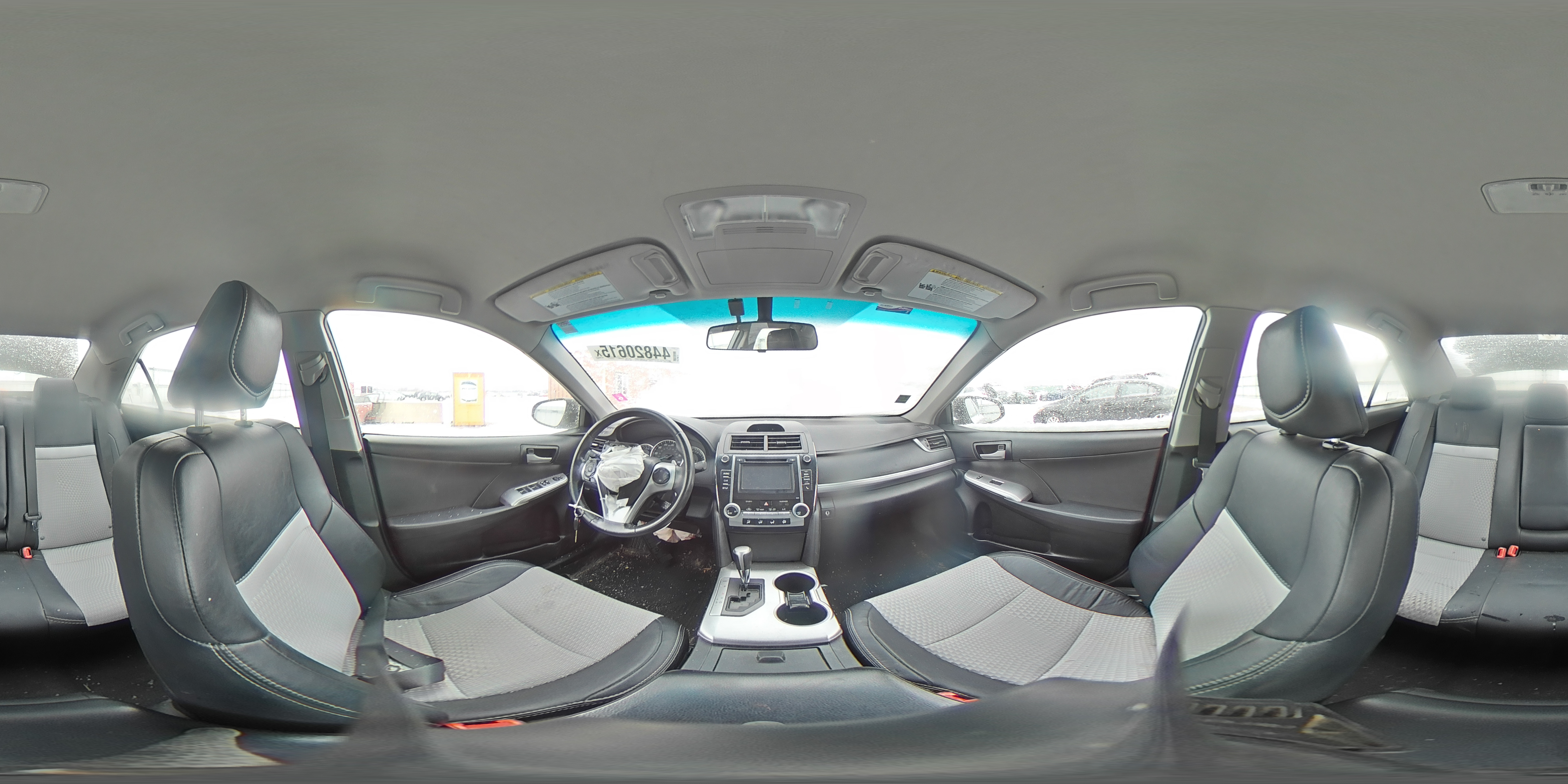 2014 Toyota Camry - Image 12